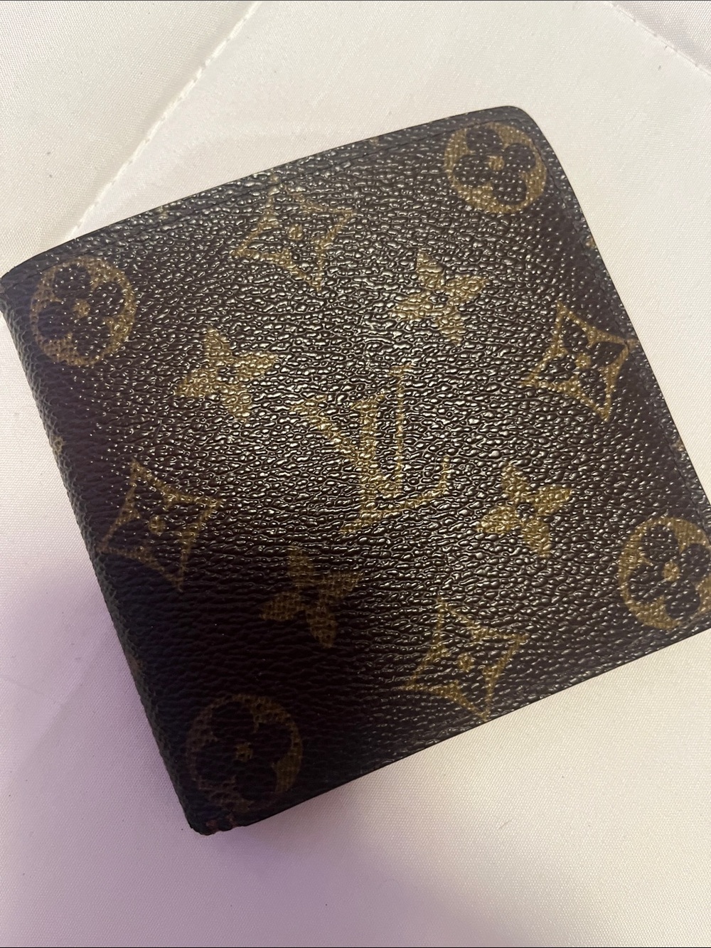 Authentic Louis Vuitton Monogram Canvas Bi-Fold Wallet - CAO926